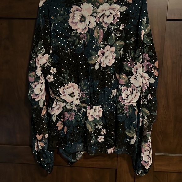 Boston Proper floral blouse - Picture 6 of 7